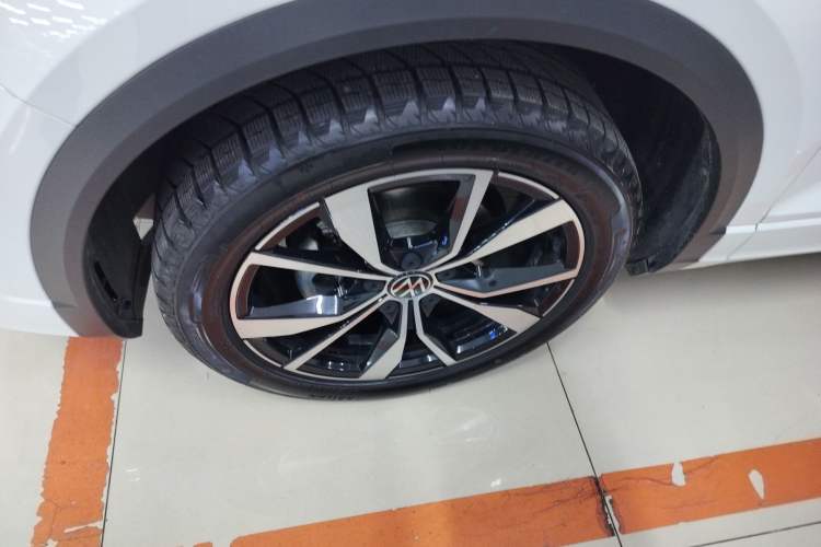 Used Volkswagen T-ROC 2023 300TSI DSG Two-Wheel-Drive Chen Guang Edition