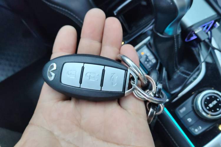 Used Infiniti Q50 2014 2.0T Comfort Edition