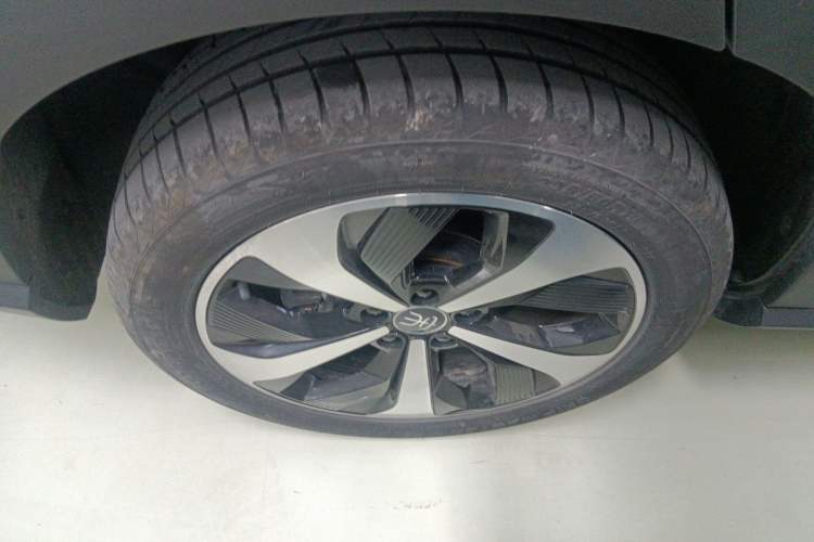 Used BYD Song PLUS New Energy 2021 DM-i 110KM Flagship Model Right Rear Wheel Hub