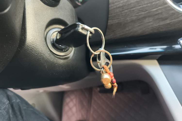 Used JAC Group Refine M5 2013 2.0T Gasoline Automatic Business Edition
