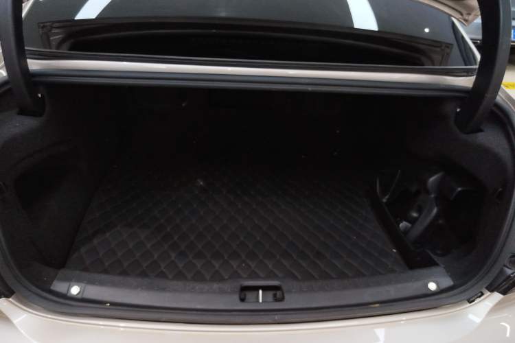 Used Volvo S90 New Energy 2023 T8 Plug-in Hybrid All-Wheel Drive Long-Range Luxury Edition Trunk