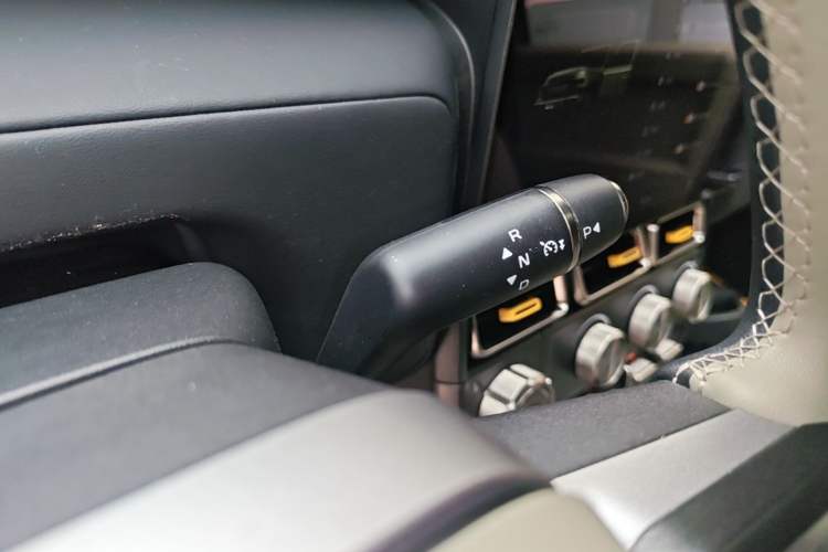 Used iCAR V23 2025 501 Four-Wheel Drive Intelligent Driving Version Gear Lever