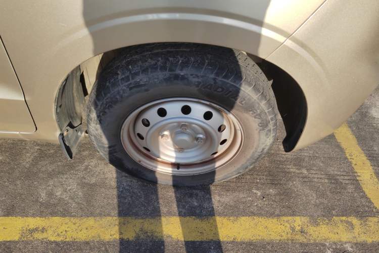 Used Wuling Hongguang V 2021 1.5L Jingqu Edition Enclosed-Window Vehicle LAR Exterior 7