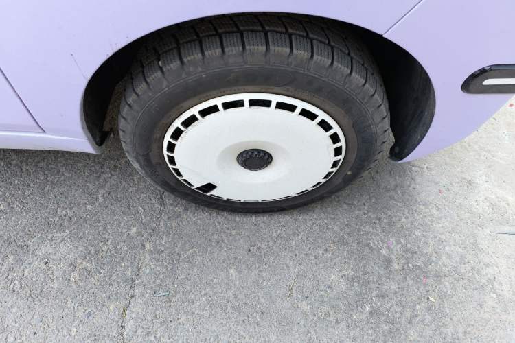 Used Chery QQ Ice Cream 2024 Edition Youth Version 205km Sundae Right Front Wheel Hub