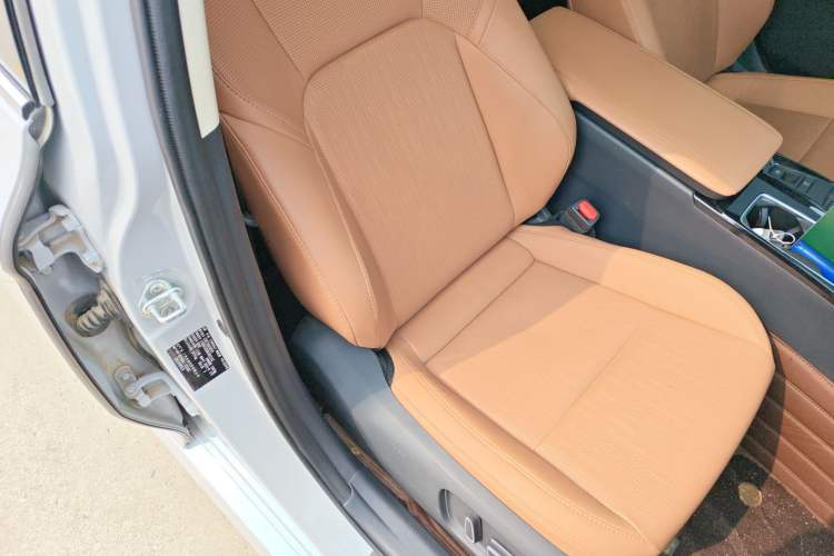 Used Toyota Camry 2024 Dual-Motor 2.0 HG Premium Edition