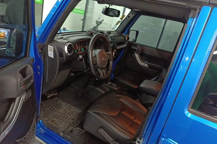 Used Jeep Wrangler 2014 3.0L Sahara Four-Door Edition