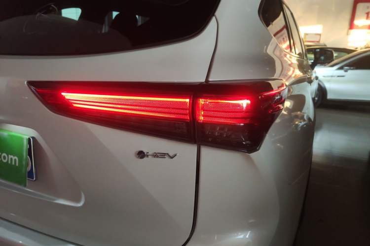 Used Toyota Highlander 2024 2.5L Smart Electric Hybrid Dual-Motor Two-Wheel-Drive Prestige Version 7 Seats