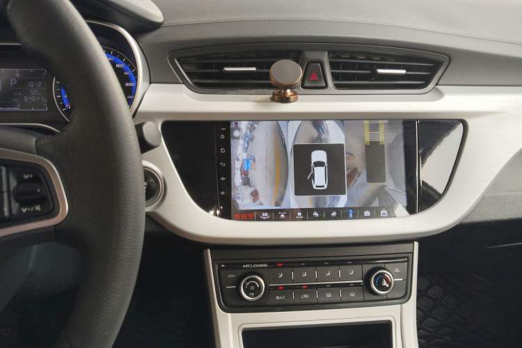 Used Geely Auto Vision 2018 1.5L Automatic Happiness Edition Audio And AC Panel