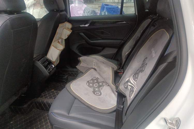 Used Volkswagen Tiguan L 2024 PRO 330TSI Two-Wheel Drive R-Line Smart Edition Left Rear Seat