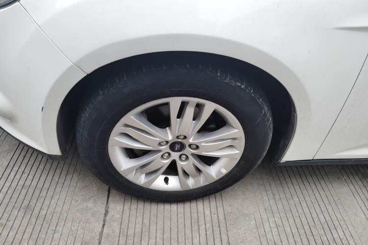 Used Ford Focus 2012 Hatchback 1.6L Automatic Comfort Model Exterior 4