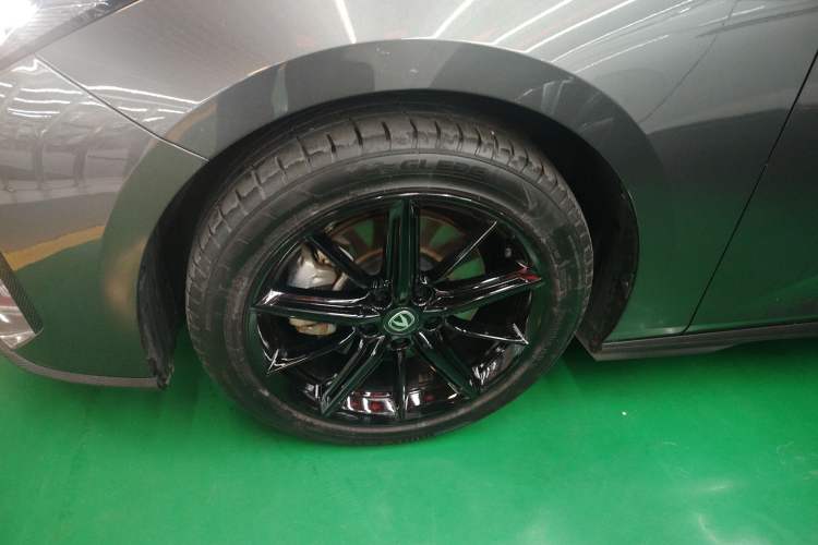 Used CHANGAN UNI-V iDD 2023 ZhiDian iDD 1.5T 113km Smart & Fun Version Left Front Wheel Hub