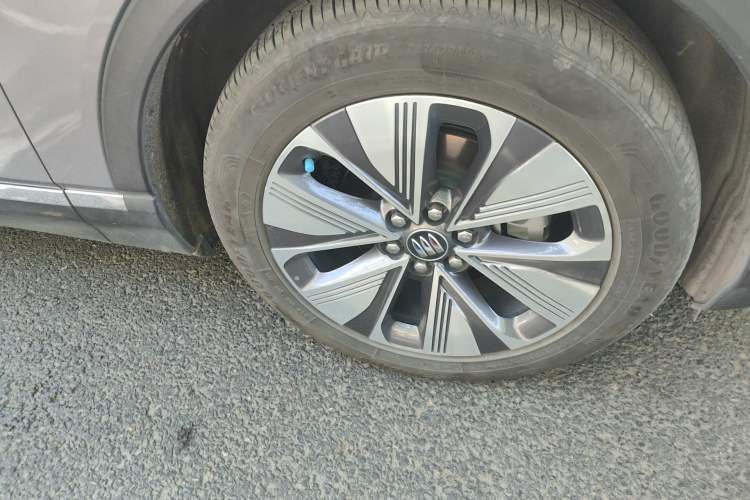 Used Buick E4 2023 Deluxe Edition Right Front Wheel Hub