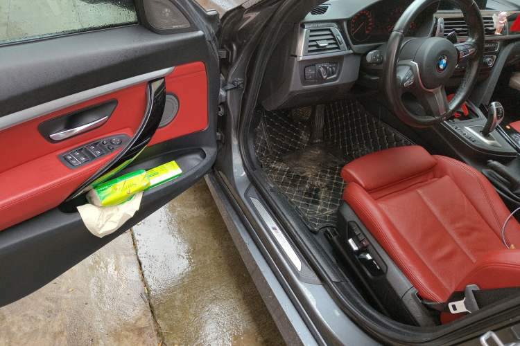 Used BMW 3 Series GT 2020 320i M Sport Night Edition Driver Seat