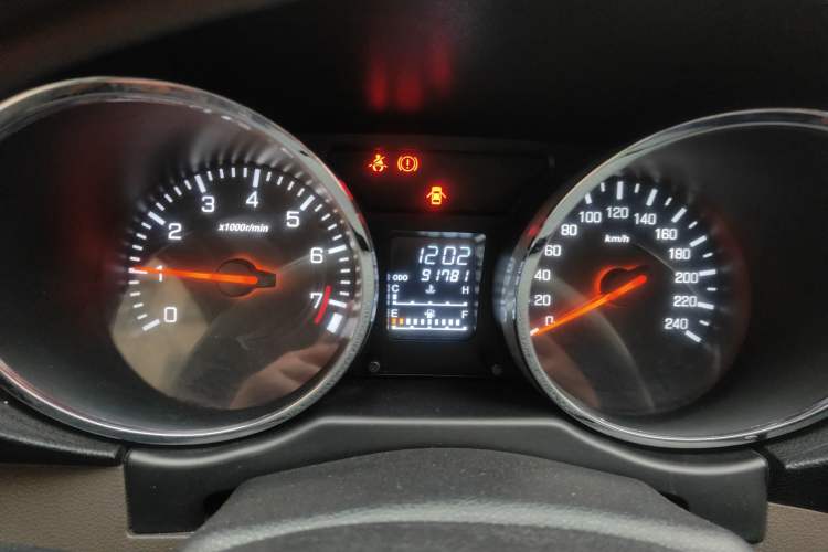 Used FAW Senya S80 2015 1.5L Manual 5-Seater Urban Edition