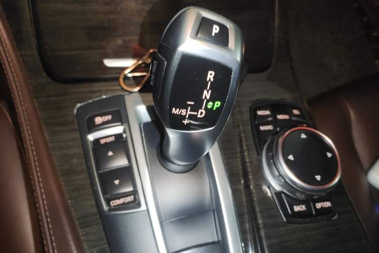 Used BMW 5 Series 2014 525Li Luxury Design Package Gear Lever