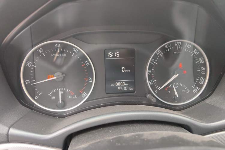 Used Skoda Octavia 2014 1.6L Manual Yijie Edition Instrument Cluster