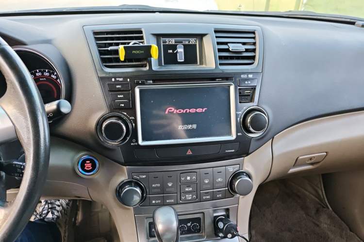 Used Toyota Highlander 2012 2.7L Two-Wheel Drive 7-Seater Luxury Edition