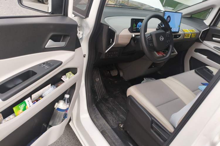 Used CHANGAN KUAYUE Starlight EV 2025 Model 3-Passenger Van, 350 km, Luxury Edition Driver Seat