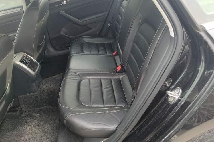 Used Volkswagen Passat 2017 330TSI DSG Luxury Edition
