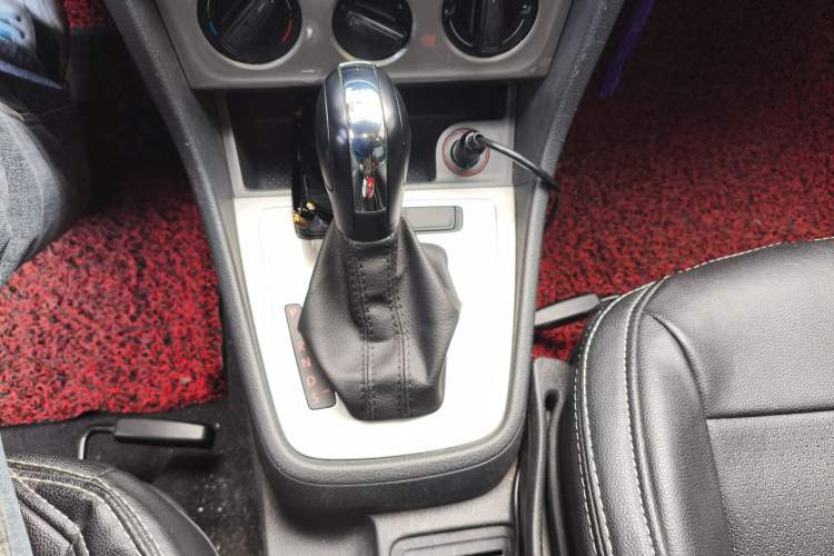 Used Volkswagen Gran Lavida 2013 1.6L Automatic Fashion Model Gear Lever