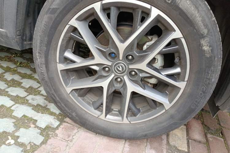 Used CHANGAN CS75 PLUS 2022 2nd Generation 1.5T Automatic Prestige Version Right Front Wheel Hub