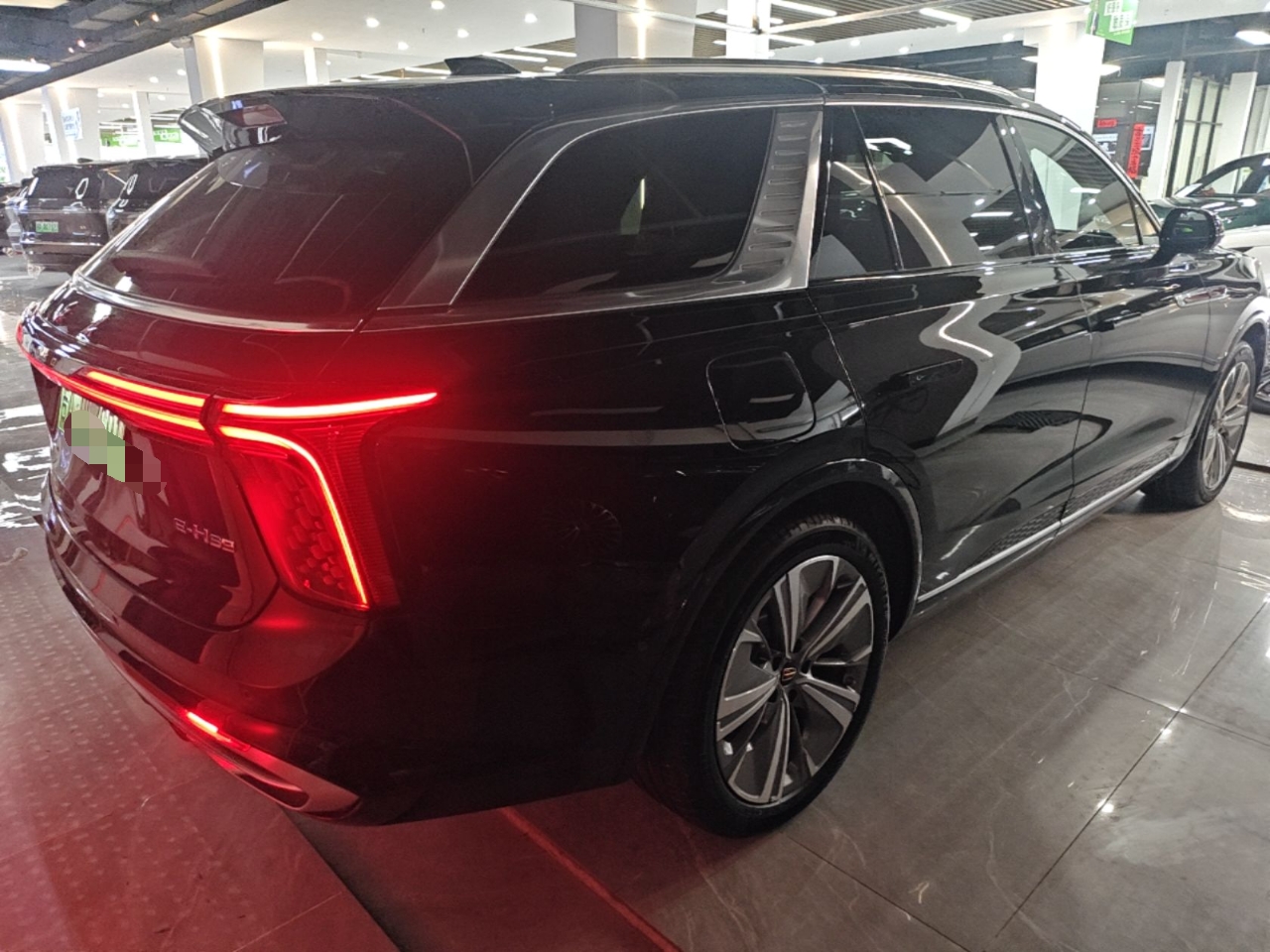 Hongqi E-HS9 2022 690 km Range Flagship Edition Six Seats — снимка 6