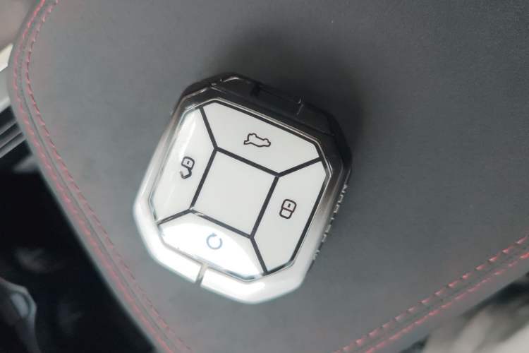 Used JETOUR Traveler C-DM 2024 C-DM 206KM Four-Wheel Drive Wilderness Edition Interior 1