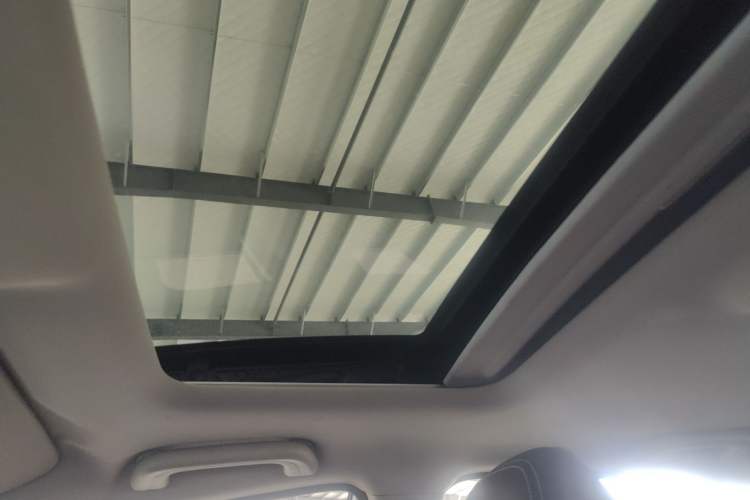 Used Geely Auto Emgrand 2021 UP 1.5L CVT Luxury Model Headliner