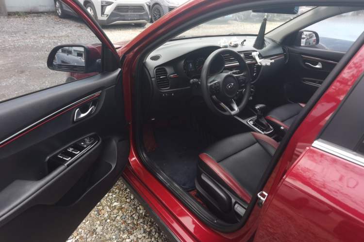 Used Kia KX Cross 2017 1.4L AT GLS Driver Seat