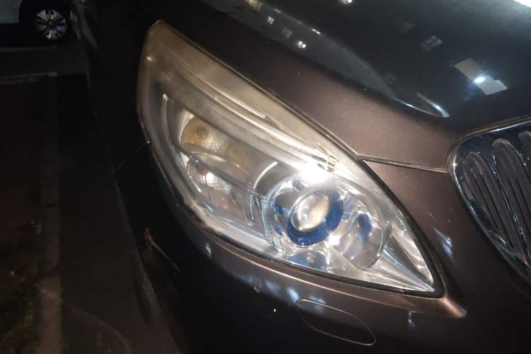 Used Buick GL8 2011 3.0L XT Luxury Business Flagship Edition Right Front Headlight