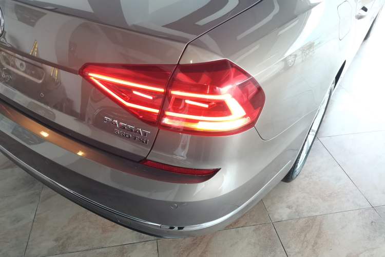 Used Volkswagen Passat 2017 330TSI DSG Luxury Edition
