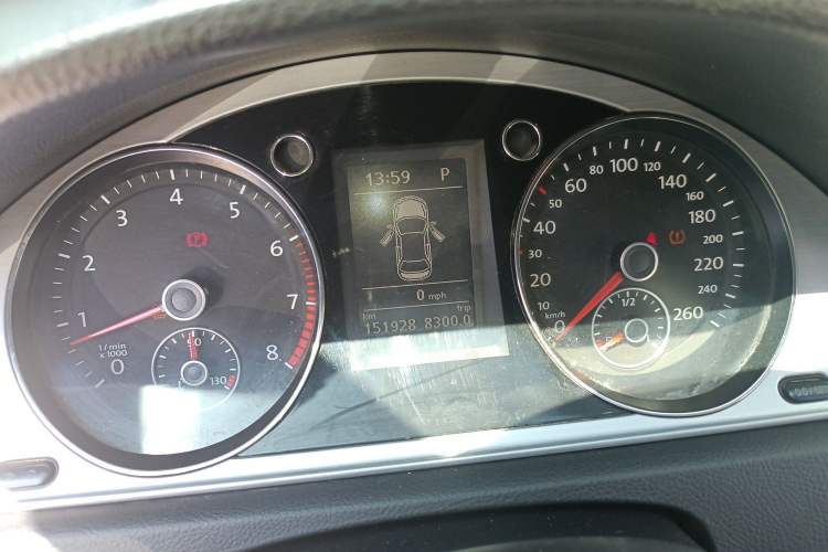 Used Volkswagen Magotan 2013 1.8TSI Premier Model Instrument Cluster