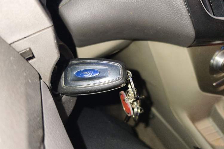 Used Ford Focus 2012 Sedan 1.6L Automatic Comfort Model
