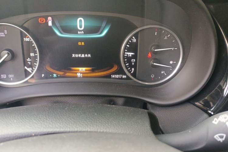 Used Buick Envision 2018 28T Four-Wheel Drive Luxury Model Odometer Close Up