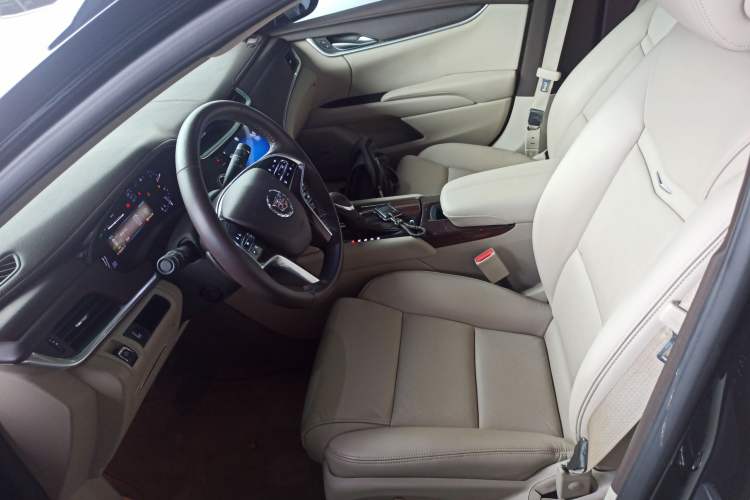 Used Cadillac XTS 2014 28T Comfort Version
