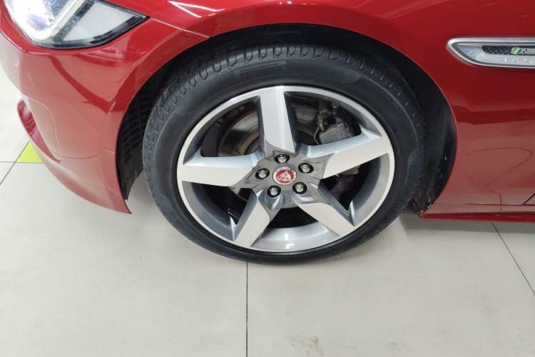 Used Jaguar XE 2015 2.0T 200 PS R-Sport
