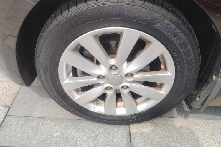 Used Kia K3 2015 1.6L Automatic GL Left Front Wheel Hub