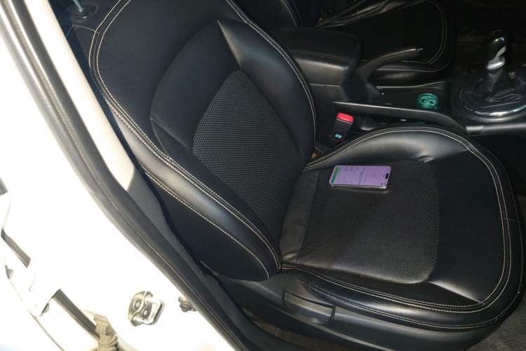 Used Kia Sportage R 2015 2.0L Manual Two-Wheel Drive GL Model Right Front Seat