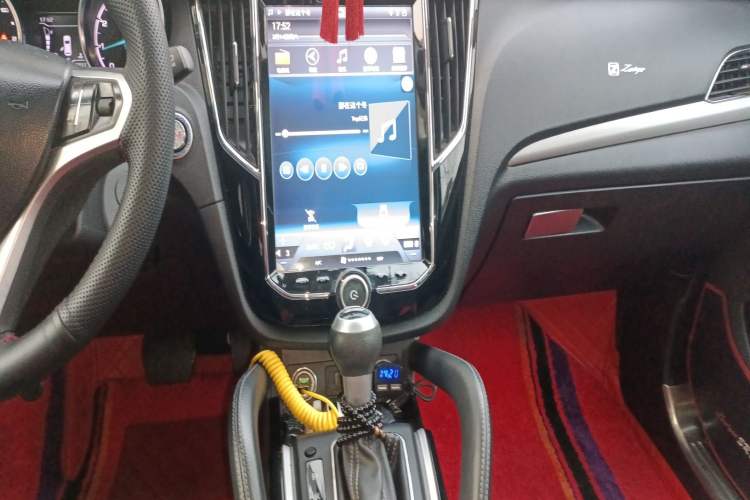 Used Zotye SR7 2016 1.5T CVT Cube Heart Edition China IV Standard