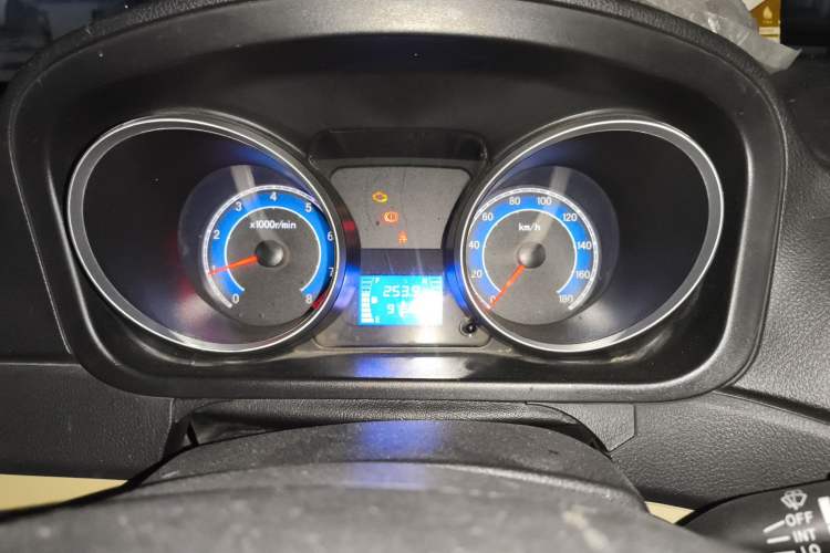 Used CHANGAN KAICHENG Ruixing M70 2017 1.5L Comfort-Style Liftback Door DAM15DL Instrument Cluster