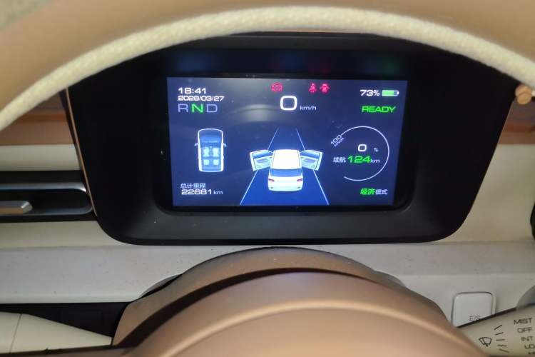 Used Wuling Hongguang MINIEV 2024 3rd Generation 170 km Odometer Close Up