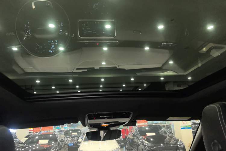 Used Land Rover Range Rover Velar 2020 P250 R-DYNAMIC S
