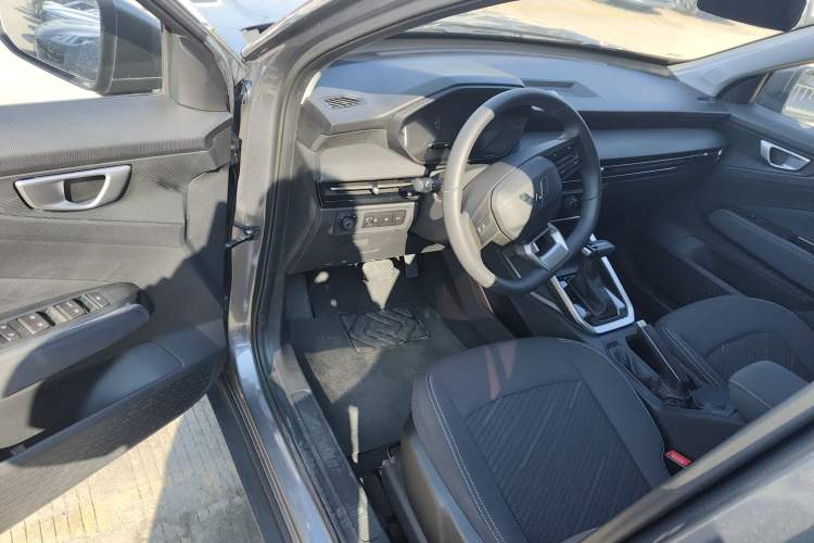 Used Wuling Alvez 2023 1.5L CVT Comfort Edition
