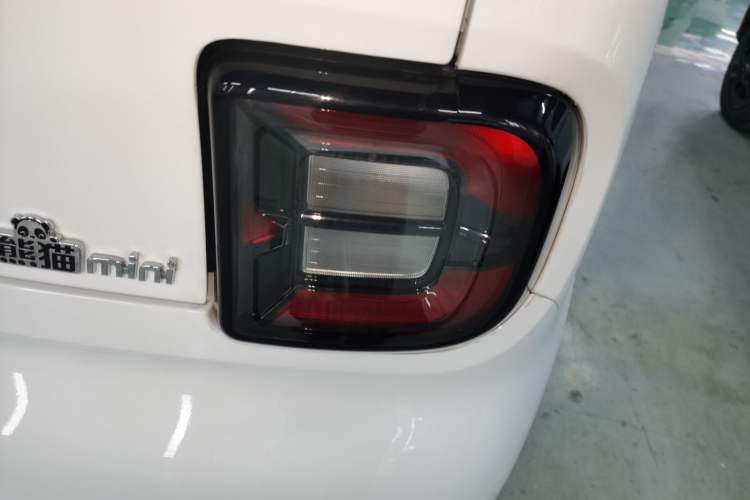 Used Geely Galaxy Panda 2025 210 km – Yuanqi Bear Right Rear Taillight