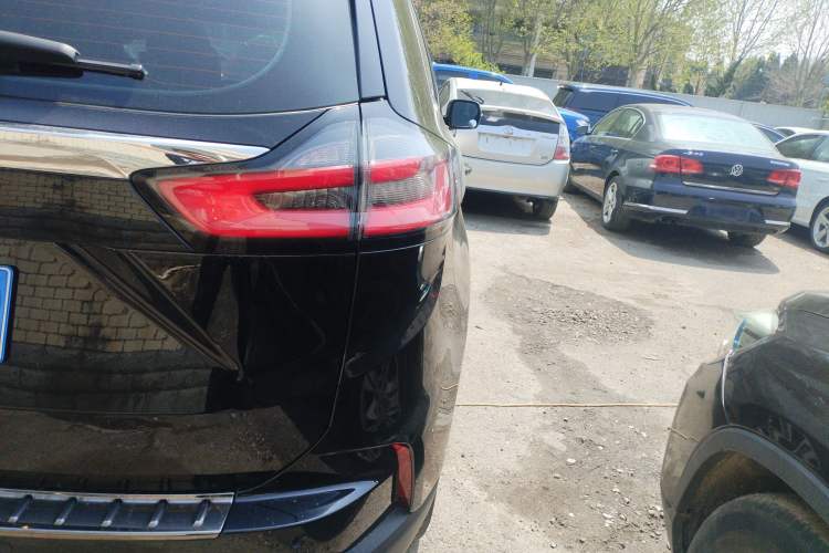 Used Ford Edge 2021 PLUS EcoBoost 245 Two-Wheel-Drive Platinum Edition 5 Seats