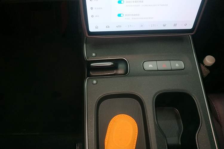 Used Nio ET5T 2024 75kWh Touring Gear Lever