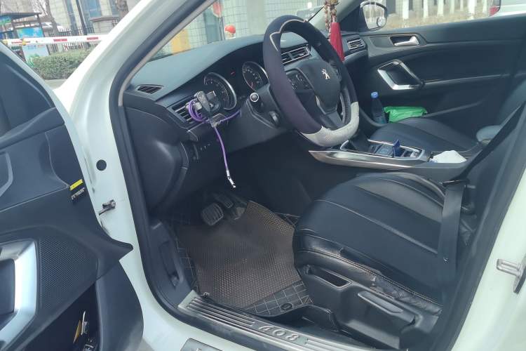 Used Peugeot 408 2015 1.2T Automatic Luxury Edition Driver Seat