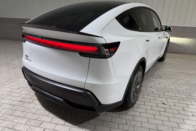 Used Tesla Model Y L 2025 Model Long-Range All-Wheel-Drive Version
