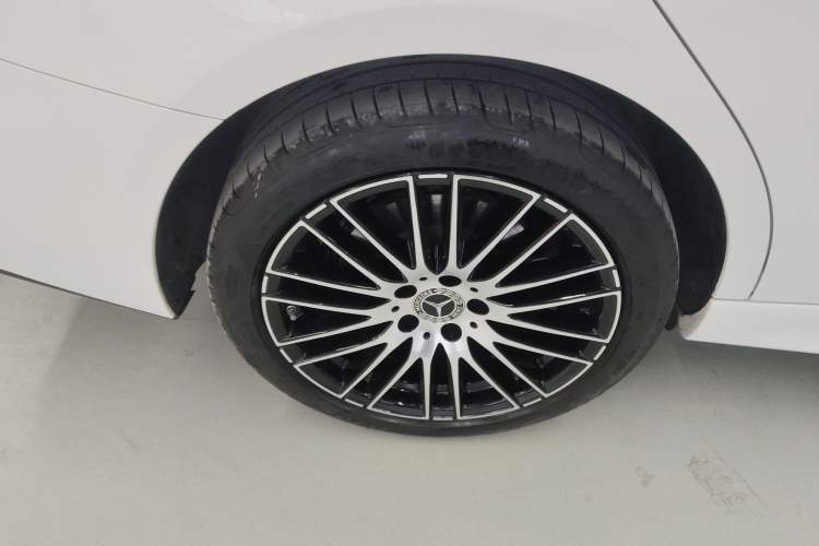 Used Mercedes-Benz C-Class 2024 Second Facelift C 260 L Sport Edition Right Rear Wheel Hub
