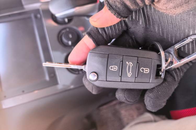 Used Peugeot 3008 2016 1.6THP Automatic Classic Edition